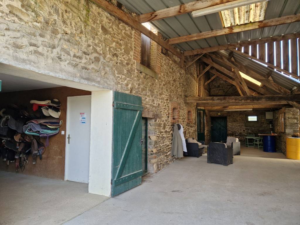 Exploitation Equestre &ndash; 50ha avec man&egrave;ge 