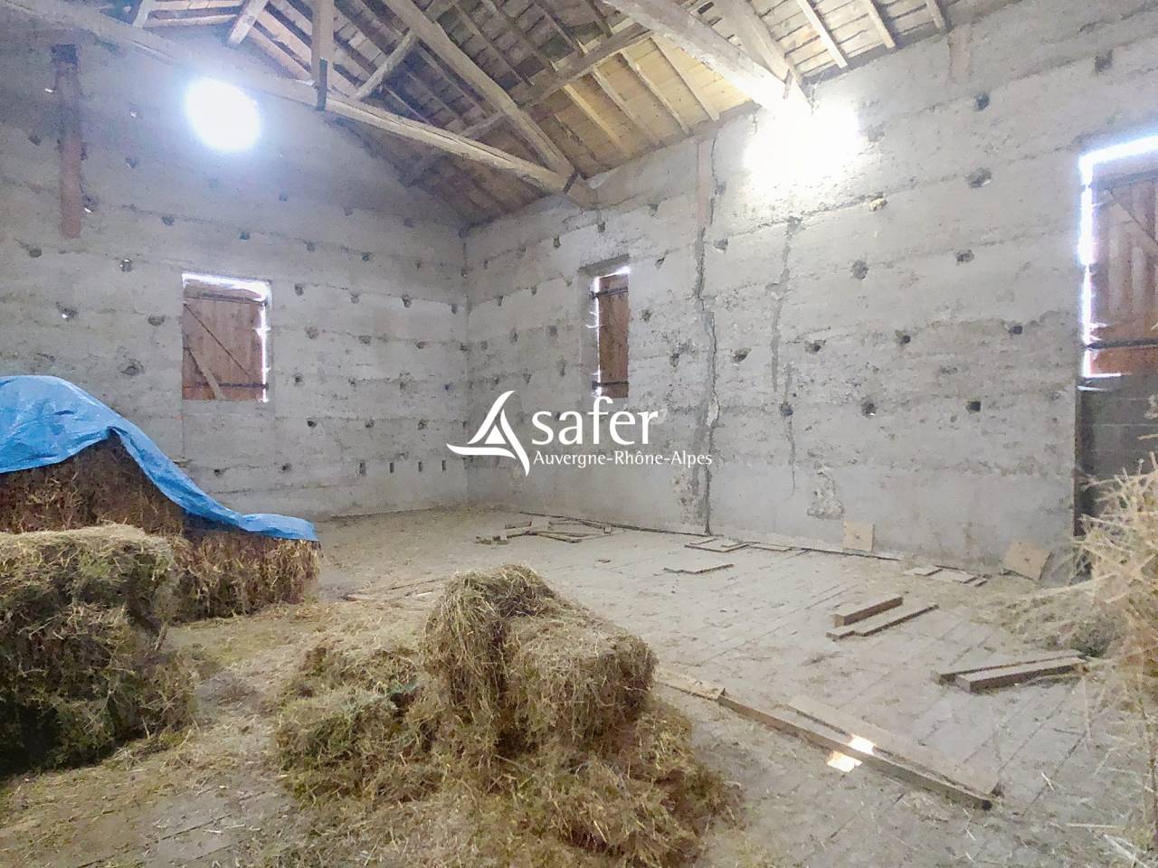 PROPRIETE BATIE SECTEUR NATUREL - ST SYMPHORIEN SUR COISE