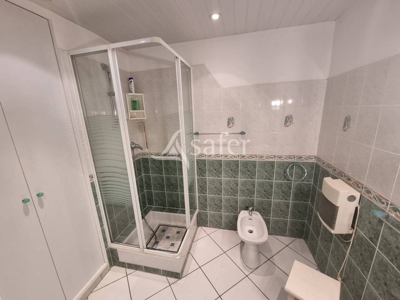 Maison d'habitation et d&eacute;pendances agricoles sur 30 hectares -