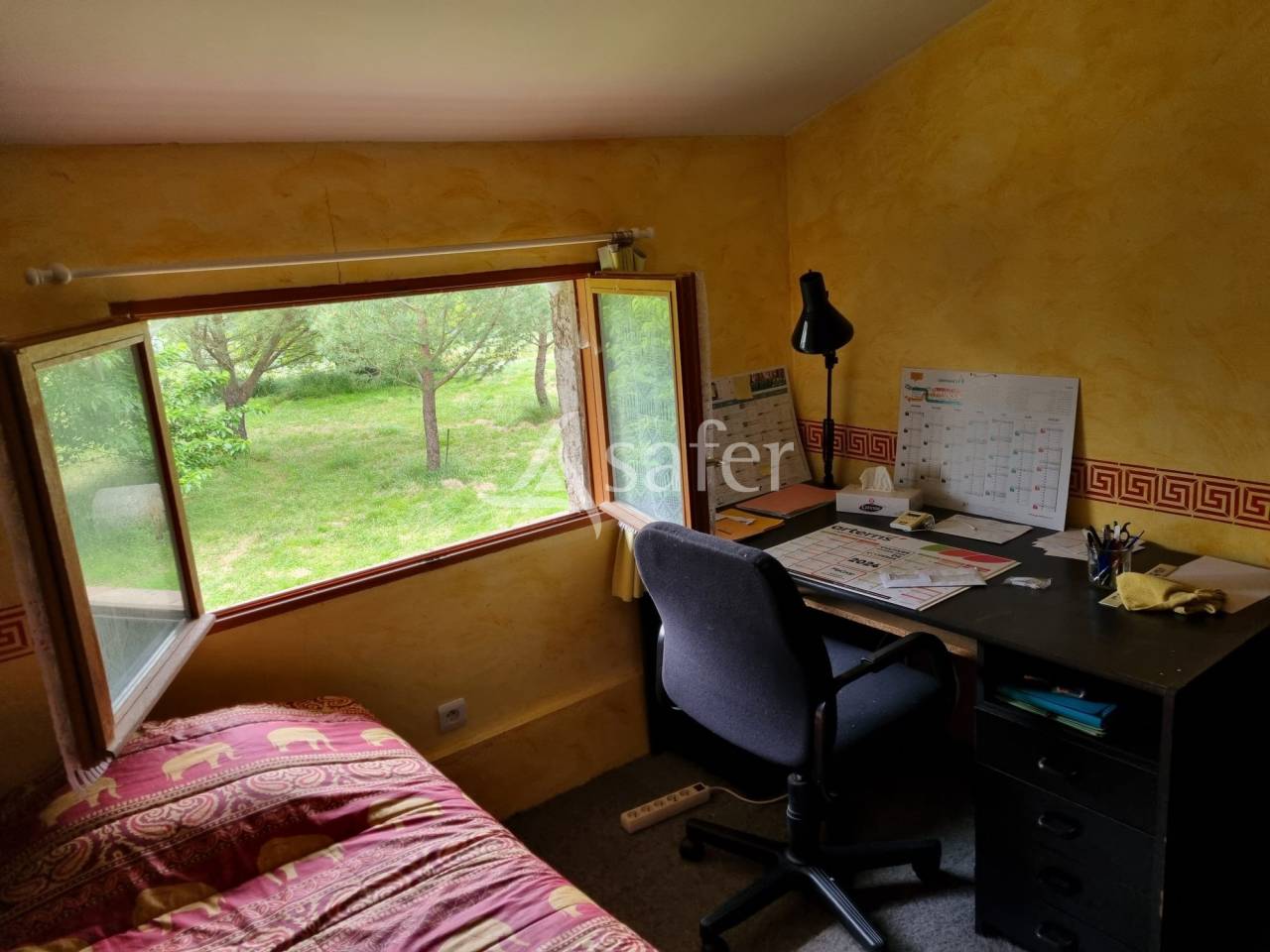 Maison d'habitation et d&eacute;pendances agricoles sur 30 hectares -