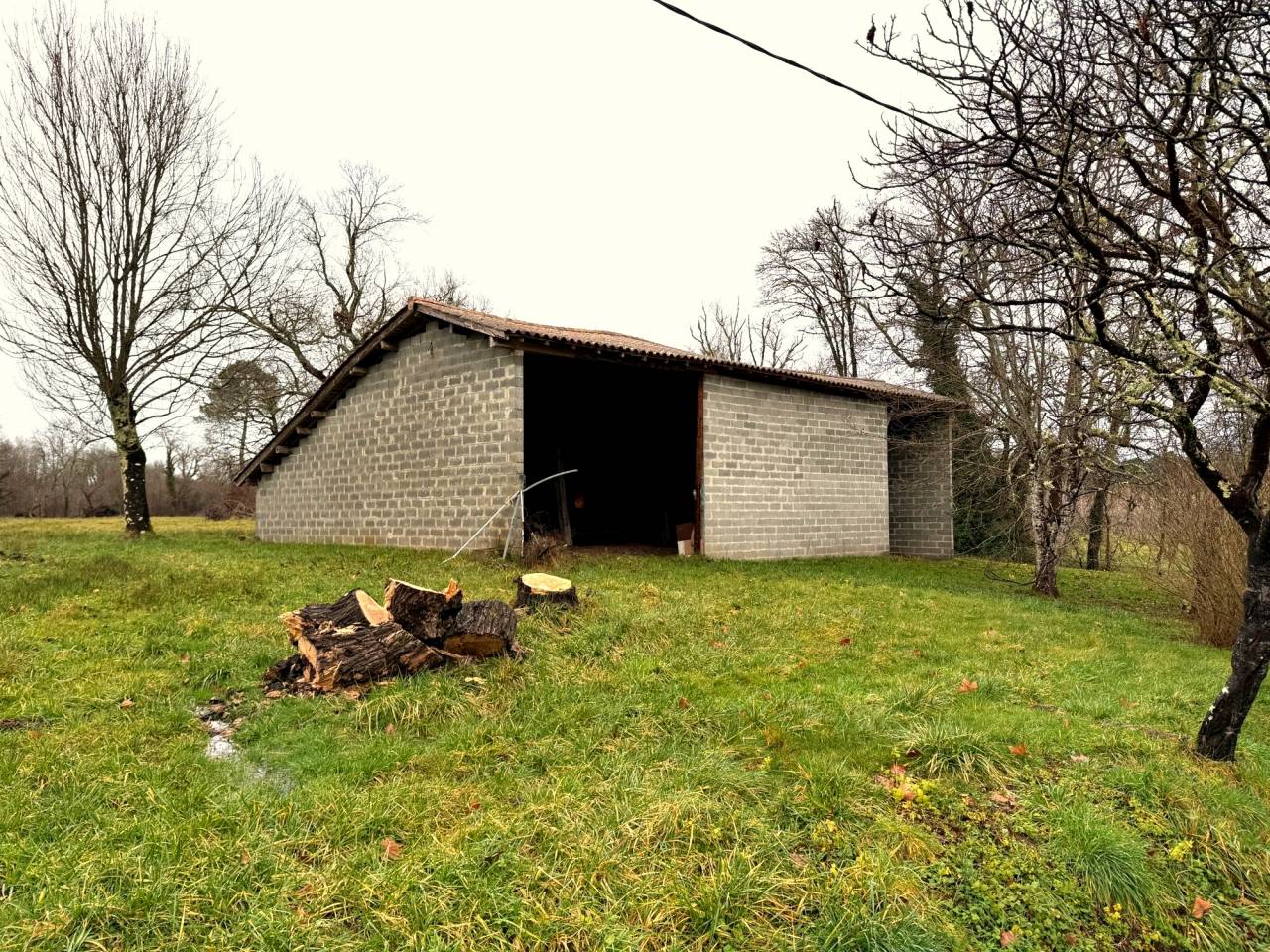 A 7 min de Montguyon, Sur 10 hect ancien moulin &agrave; eau