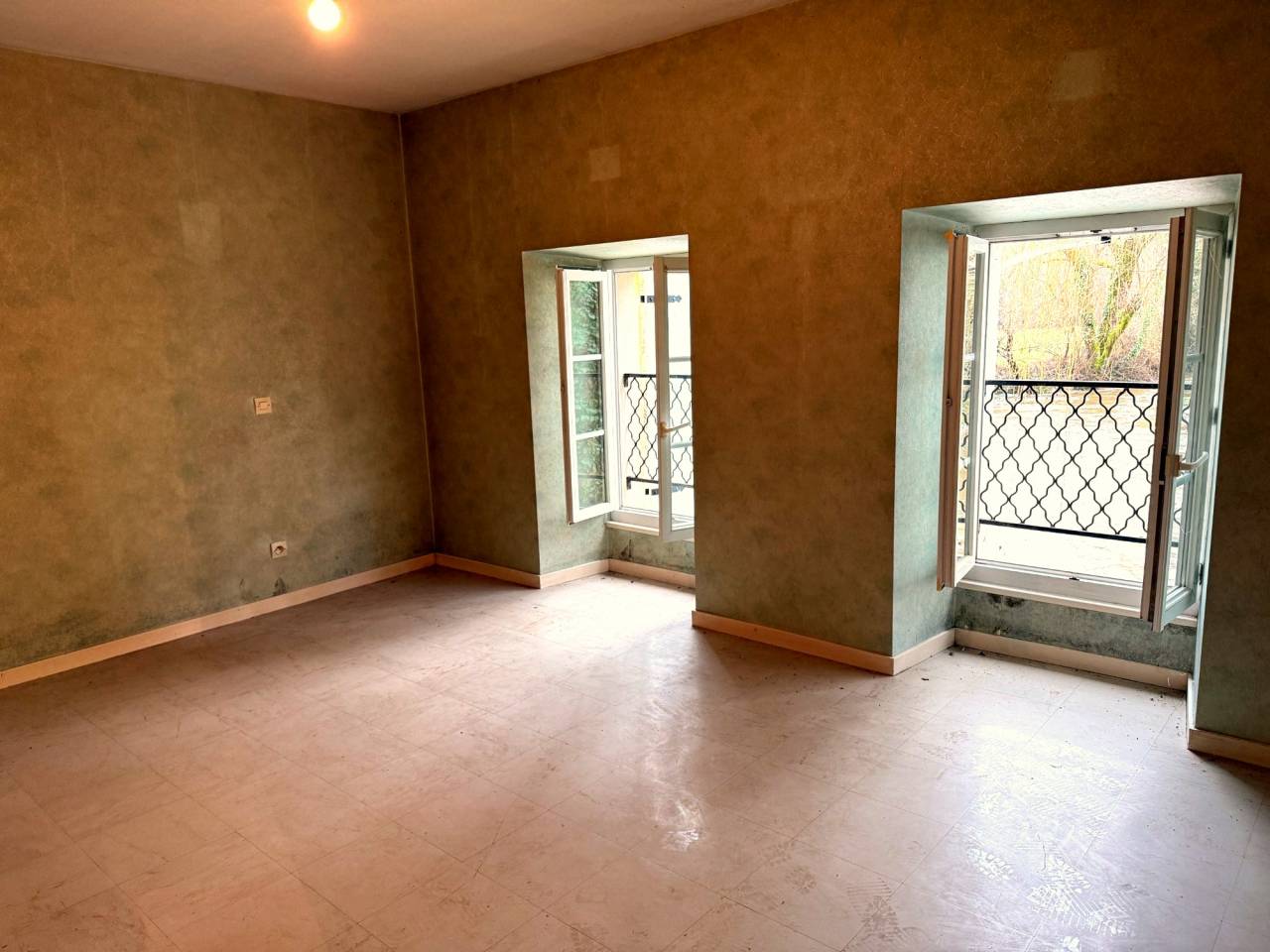 A 7 min de Montguyon, Sur 10 hect ancien moulin &agrave; eau