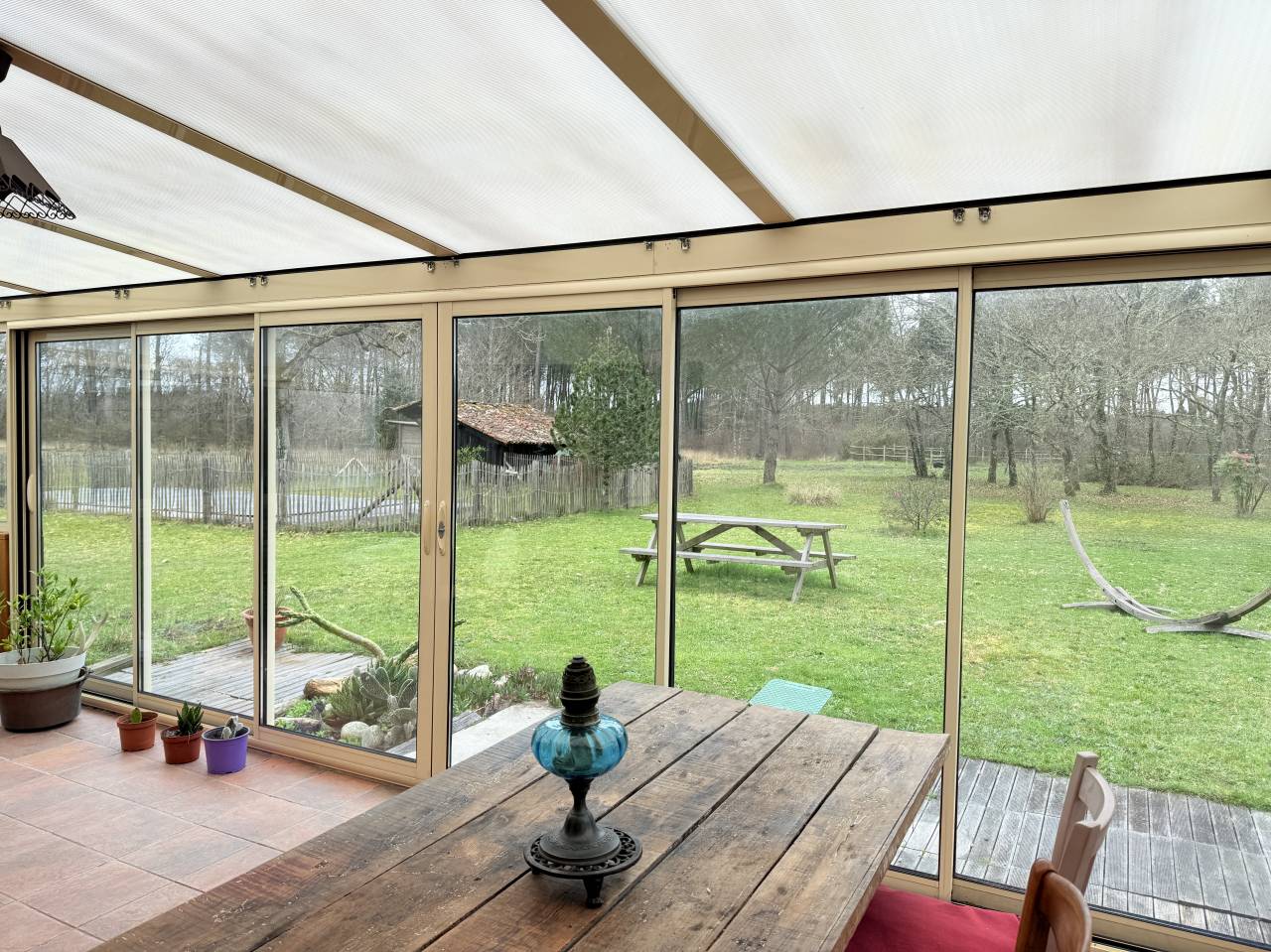 Sur 7 hect, 2 logements ...