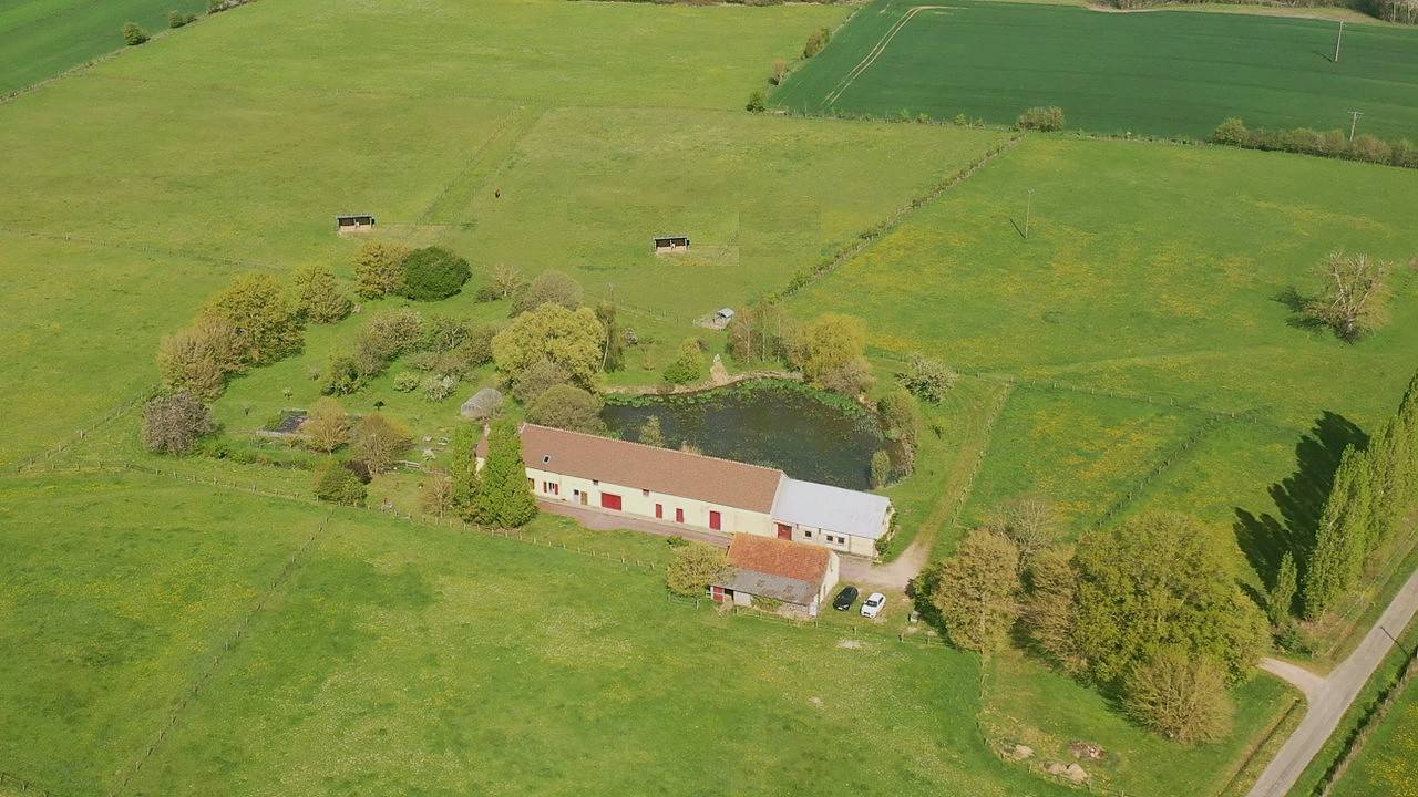 Propri&eacute;t&eacute; &eacute;questre 12 ha&ndash; &Eacute;curie 6 boxes &ndash; Orne (61)