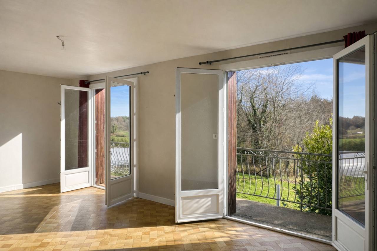 Maison avec boxes sur 1,6 hectare