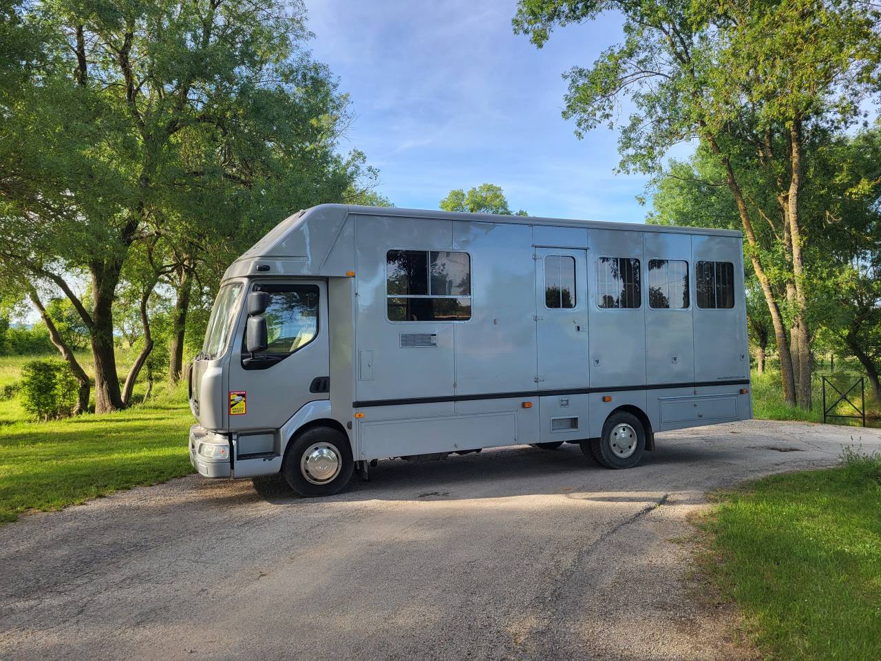 Camion CHEVAUX (3places)