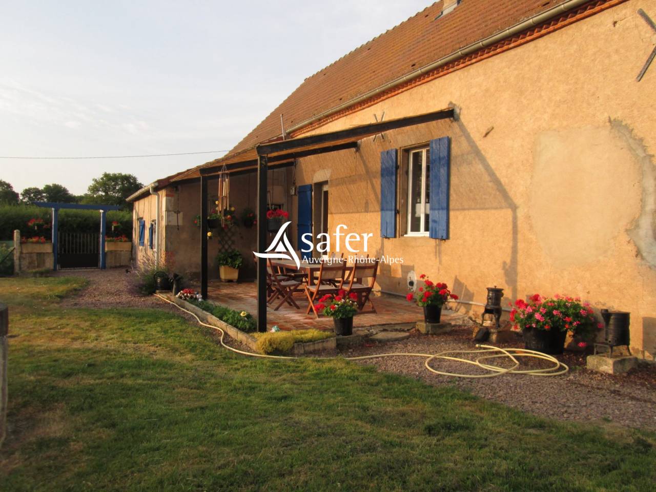 Exploitation avicole / bovin - Secteurs Moulin Montlu&ccedil;on