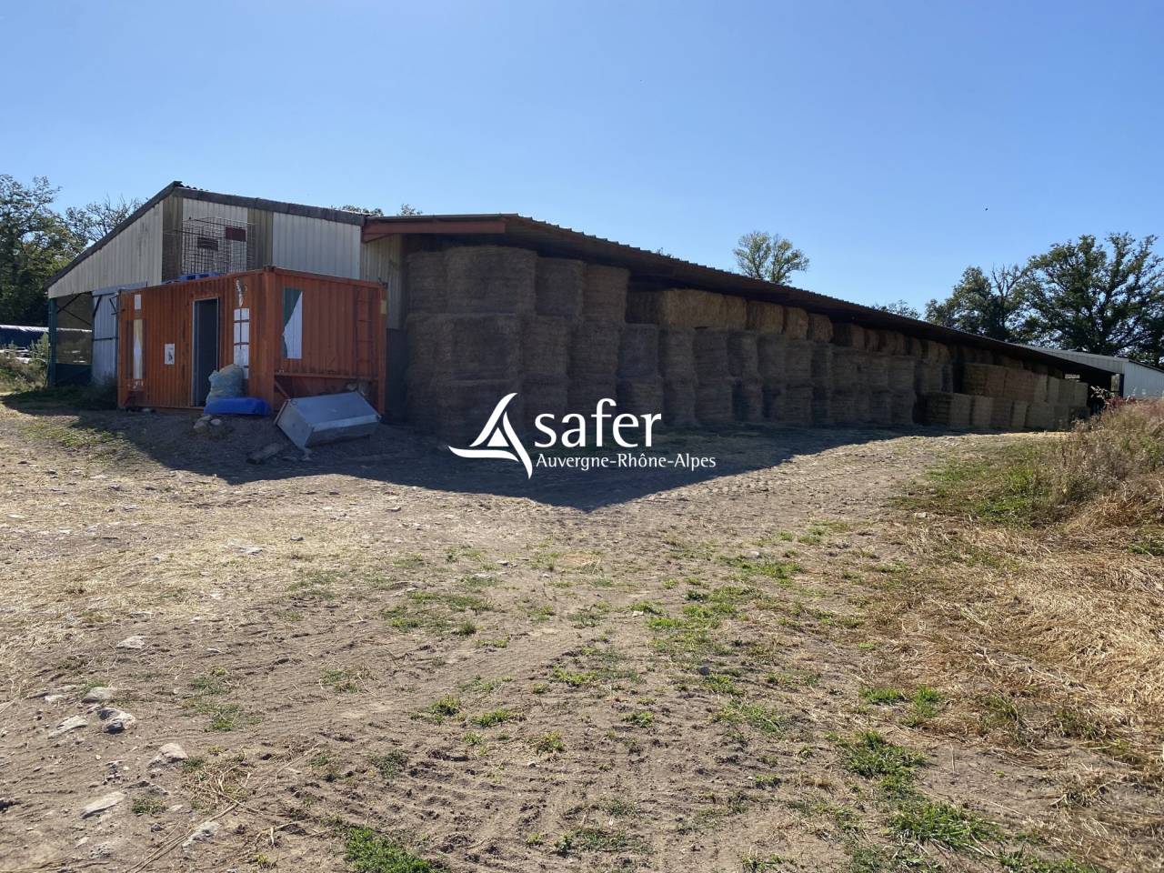 Exploitation avicole / bovin - Secteurs Moulin Montlu&ccedil;on