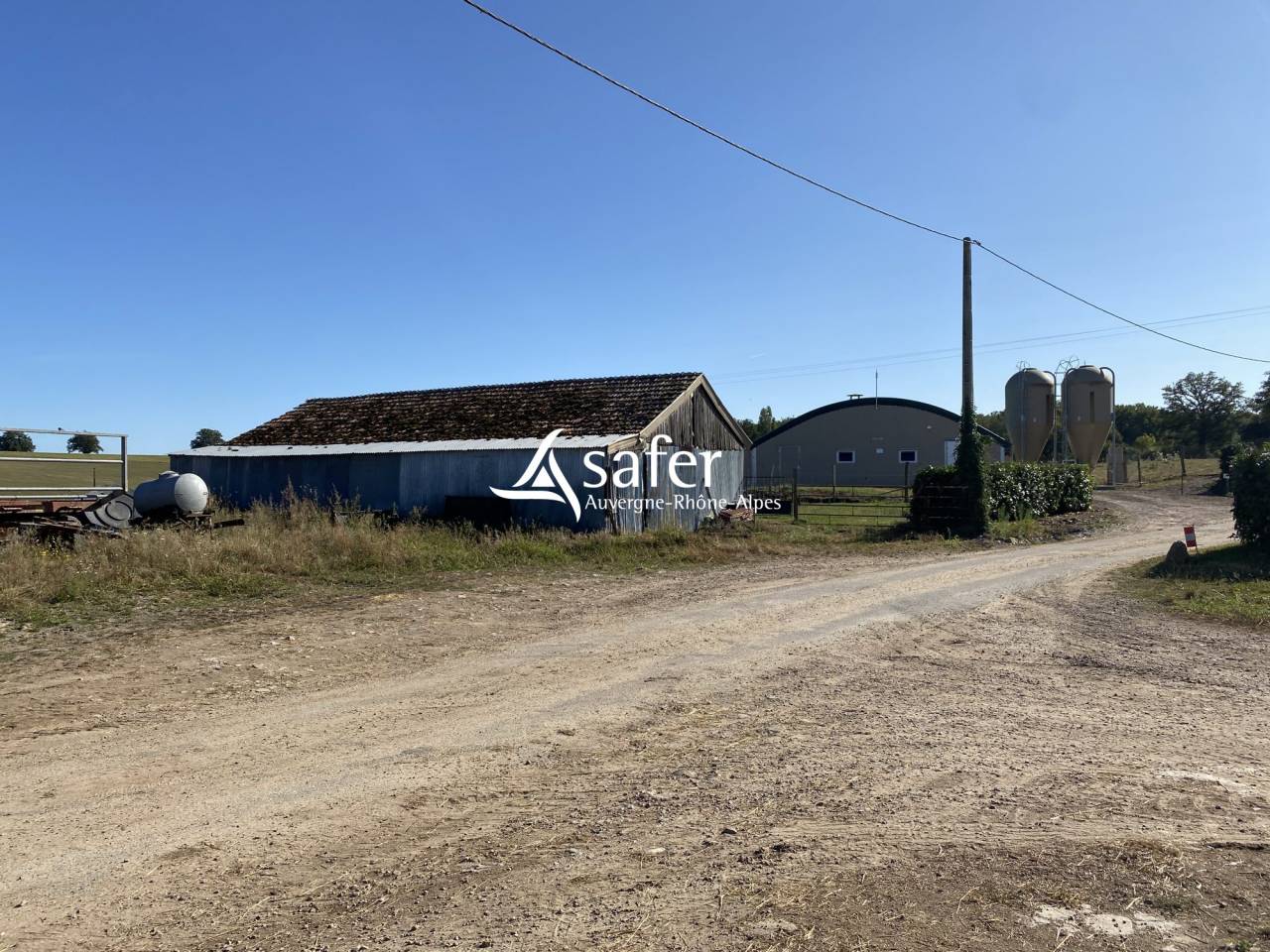 Exploitation avicole / bovin - Secteurs Moulin Montlu&ccedil;on