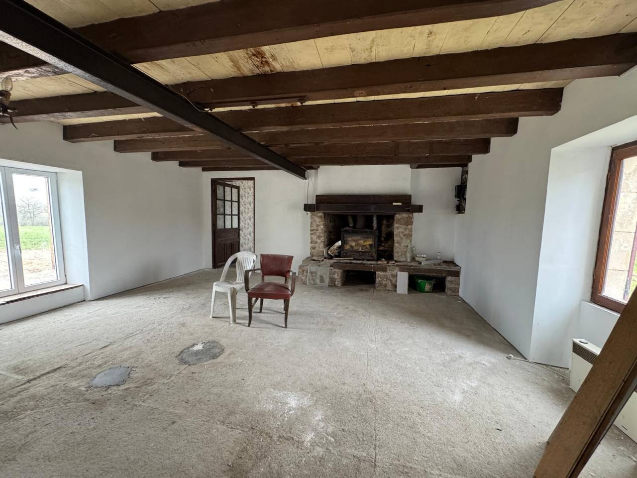 Ferme au milieu de 6 hectares 