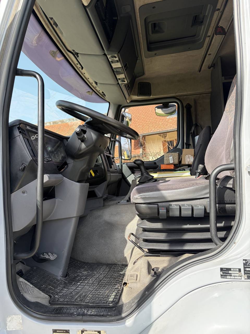 Camion chevaux 4 places + home car