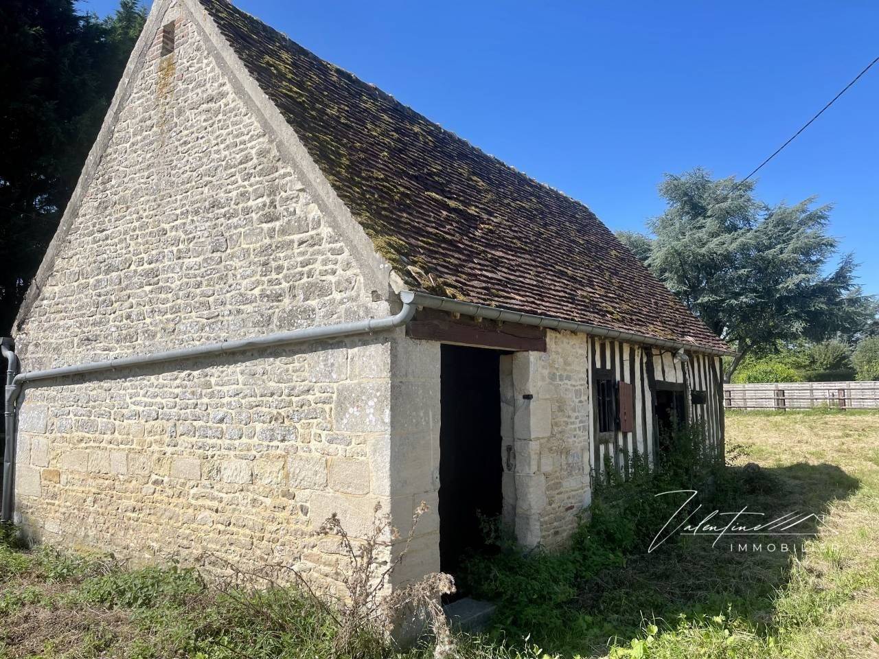 PROPRI&Eacute;T&Eacute; &Eacute;QUESTRE SUR 5 HA