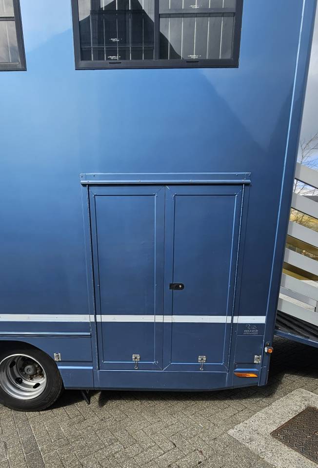 Camion Chevaux &ndash; Mercedes Atego 8T6 - 4 chevaux