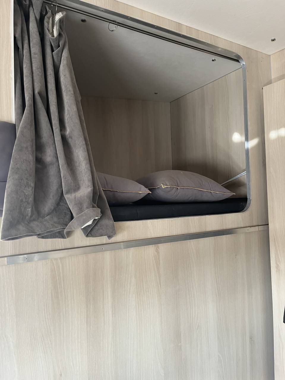 PL 8 places chevaux 6 couchages Renault 430 de 2012 