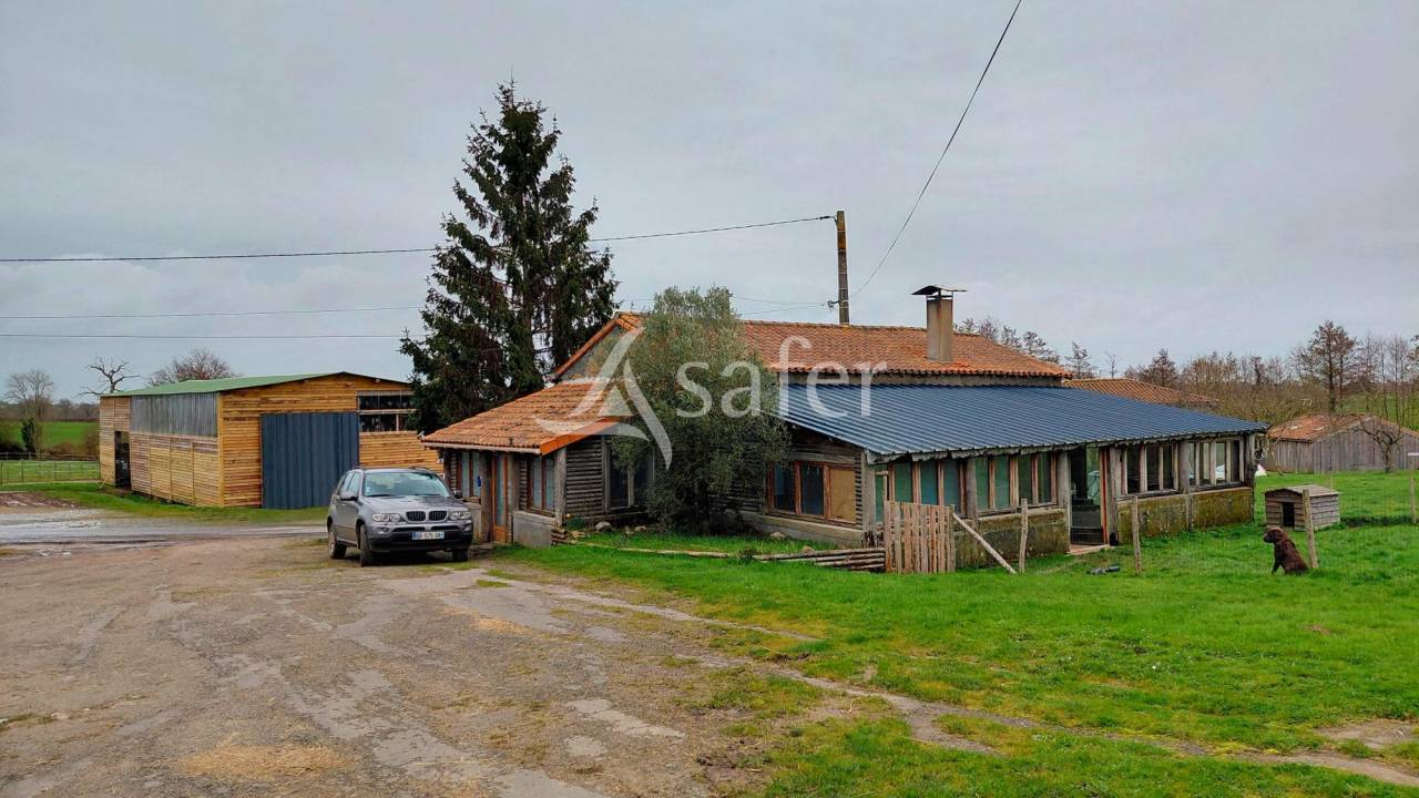 Propri&eacute;t&eacute; &eacute;questre sur environ 8 ha