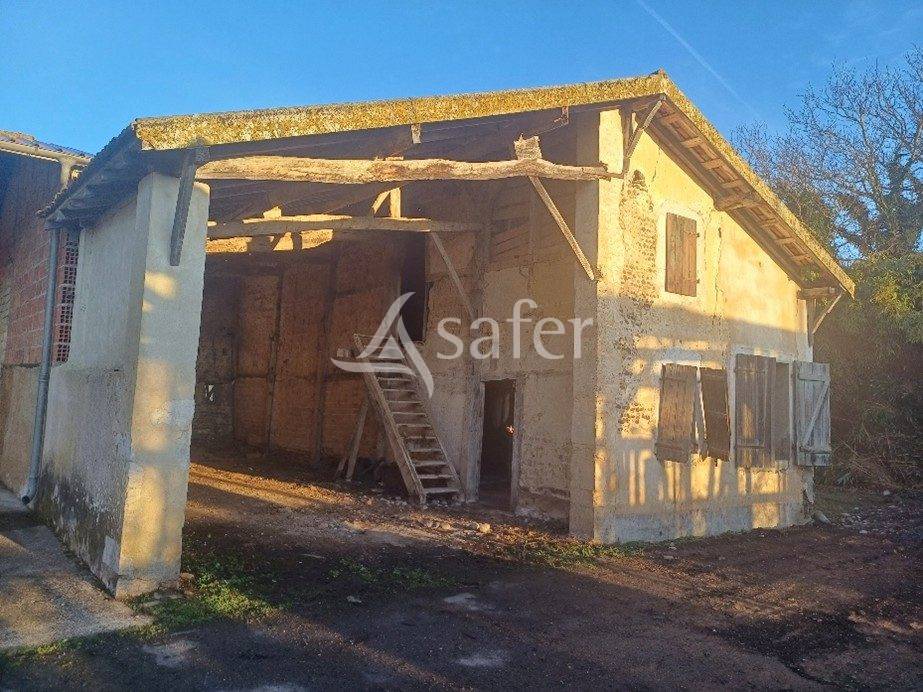 Propri&eacute;t&eacute; rurale avec maison et 8 hectares  fort potentiel