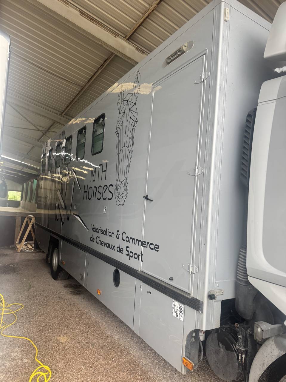  Camion Chevaux Renault / Theault &ndash; 16T &ndash; 6 places &ndash; Tr