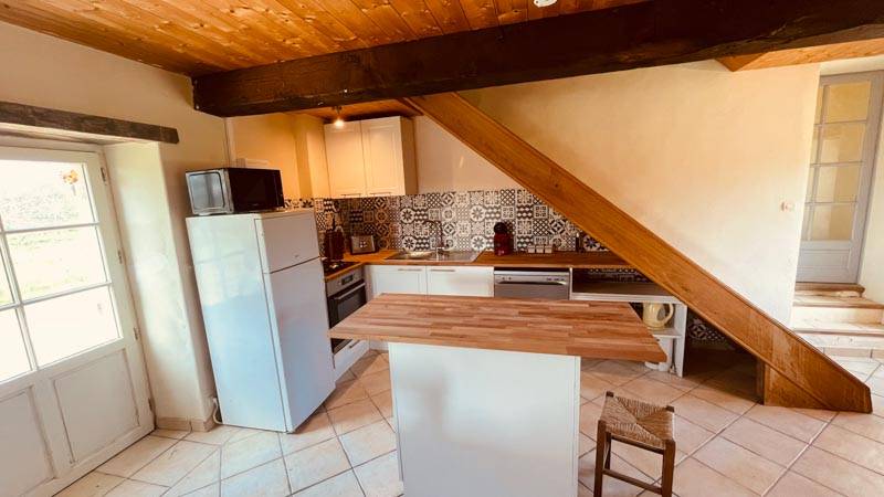 Propri&eacute;t&eacute; &eacute;questre 1,8 ha &ndash; carri&egrave;re &ndash; maison - g&icirc;te 