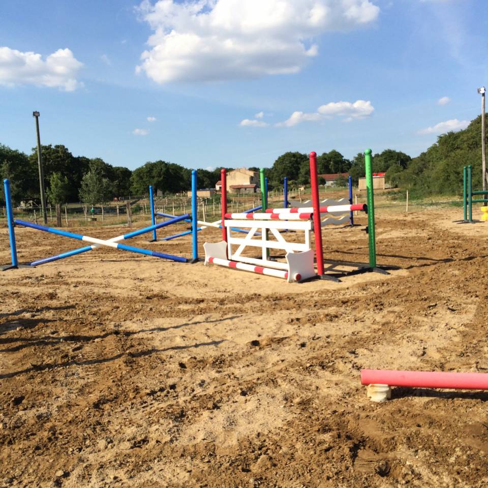 Propri&eacute;t&eacute; &eacute;questre 1,8 ha &ndash; carri&egrave;re &ndash; maison - g&icirc;te 