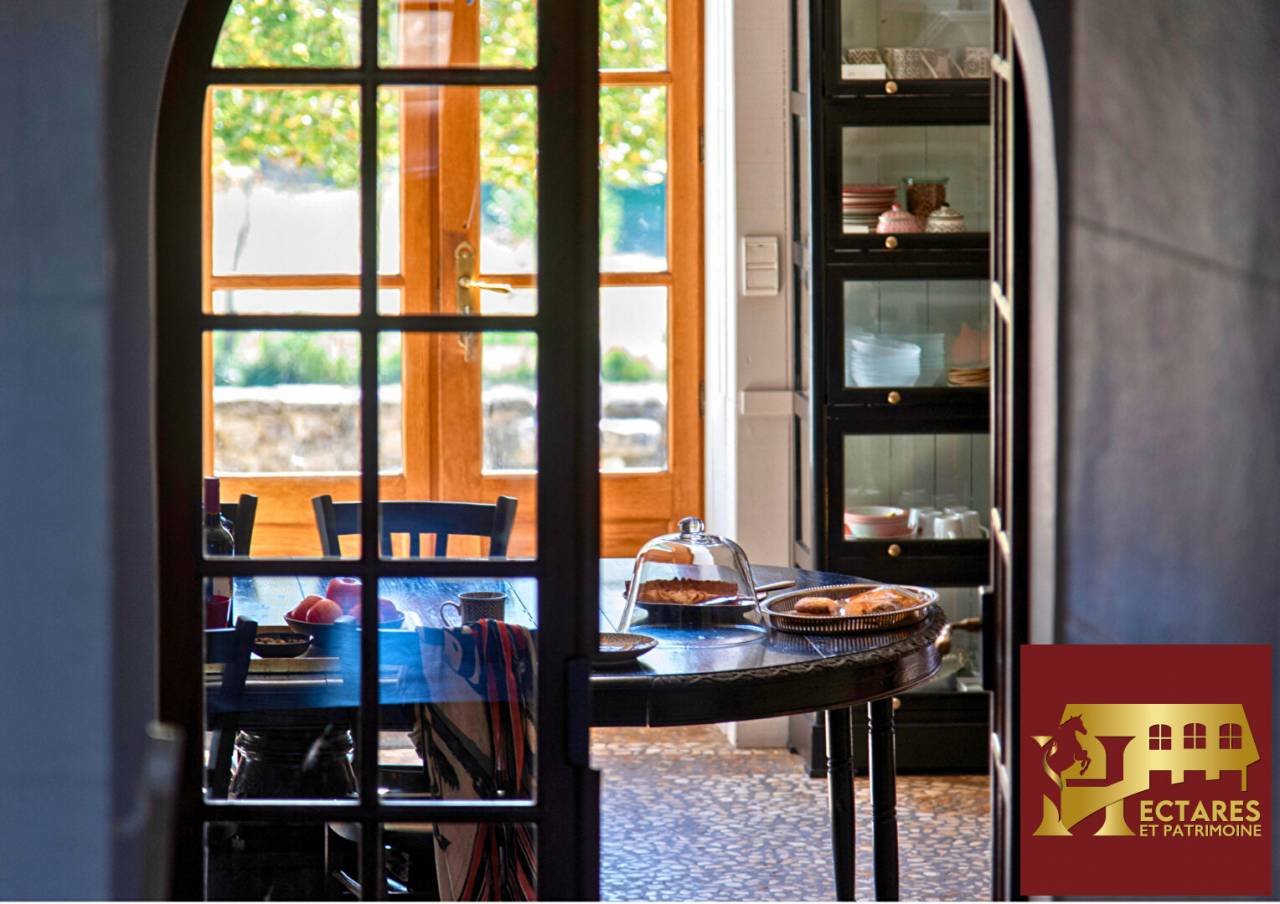 Domaine de 41 hectares, maison de ma&icirc;tre et installations &eacute;questres en P&eacute;rigord 