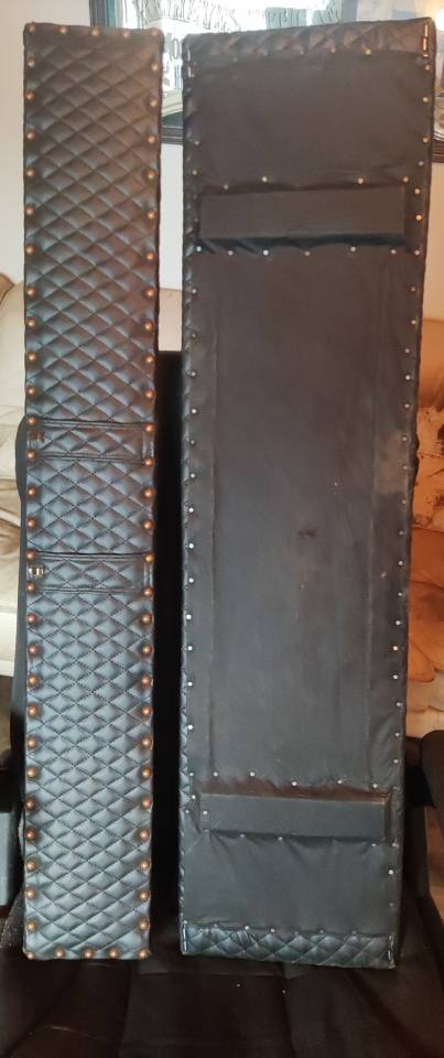 Vends assise et dossier de carriole refaits &agrave; neuf par 