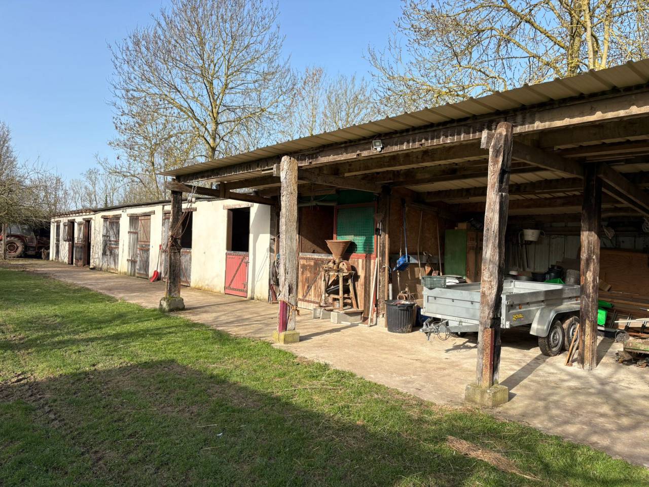 Propri&eacute;t&eacute; &eacute;questre priv&eacute;e proche Le Neubourg - carri&egrave;re