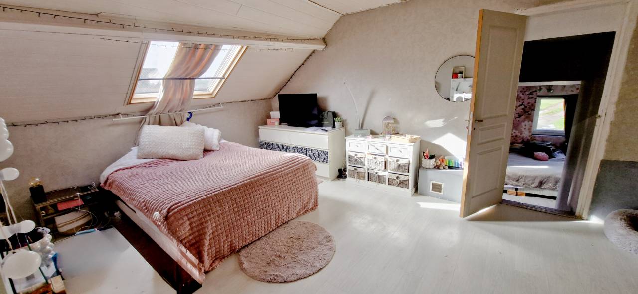 Infrastructures &eacute;questres ,  &eacute;curie, man&egrave;ge et 12 ha 