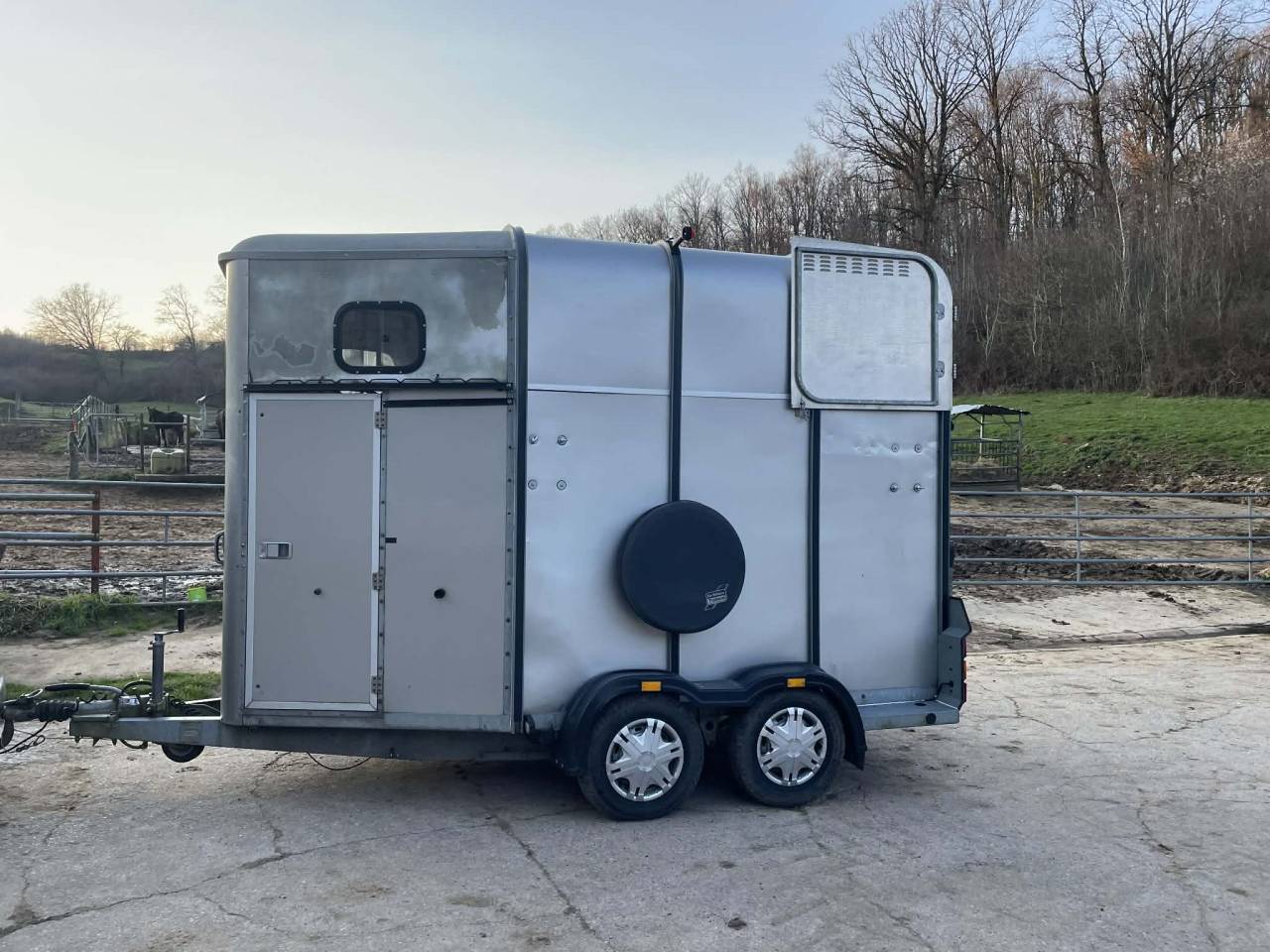 GRAND Van IFOR WILLIAMS plancher ALU 2 chevaux HB510R/1