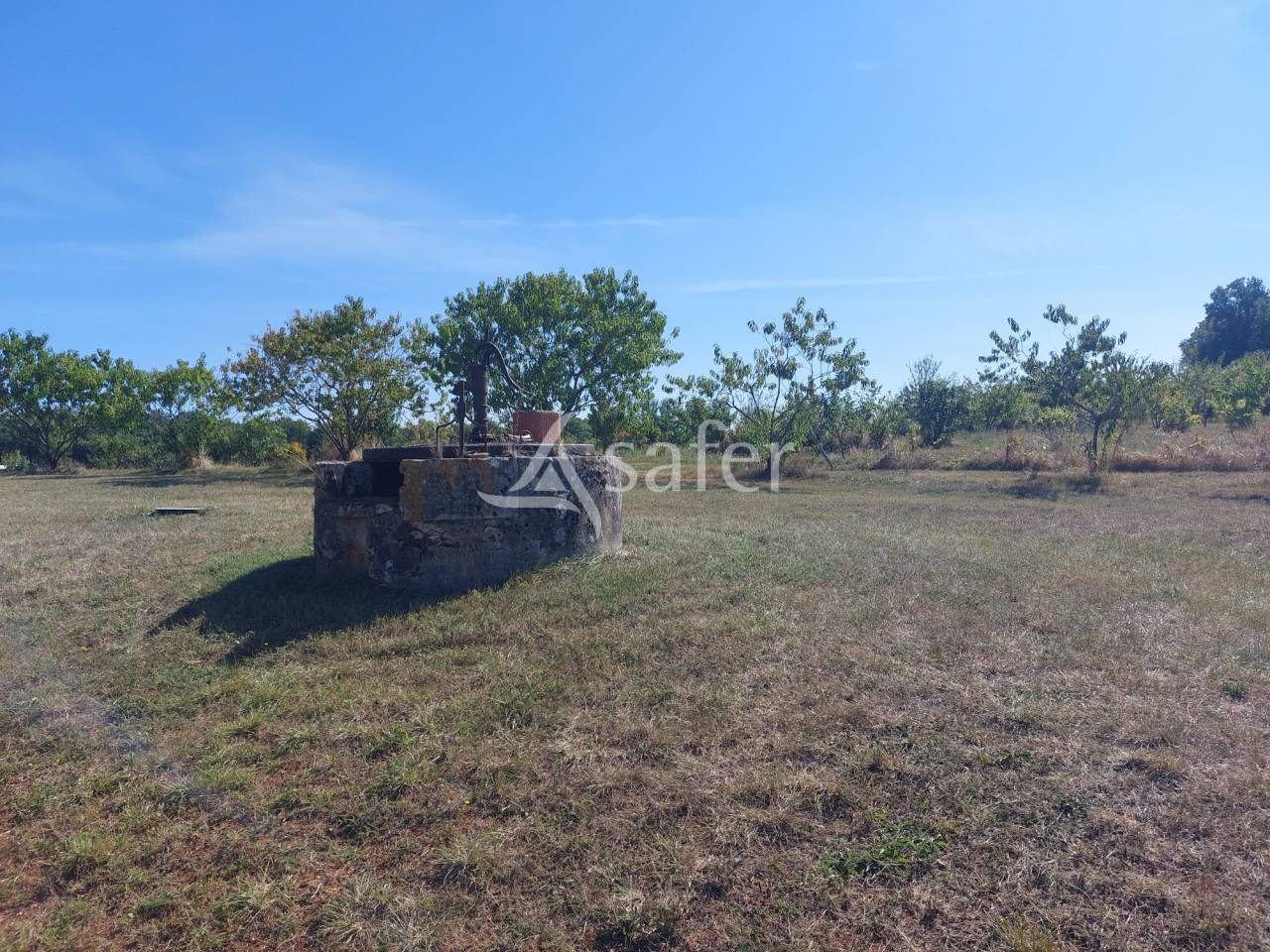 Tr&egrave;s belle propri&eacute;t&eacute; avec g&icirc;te, sur 54ha diversifi&eacute;s, avec