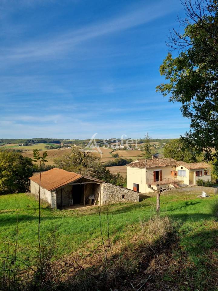 Ancien corps de ferme sur 11 ha au coeur du Quercy Blanc