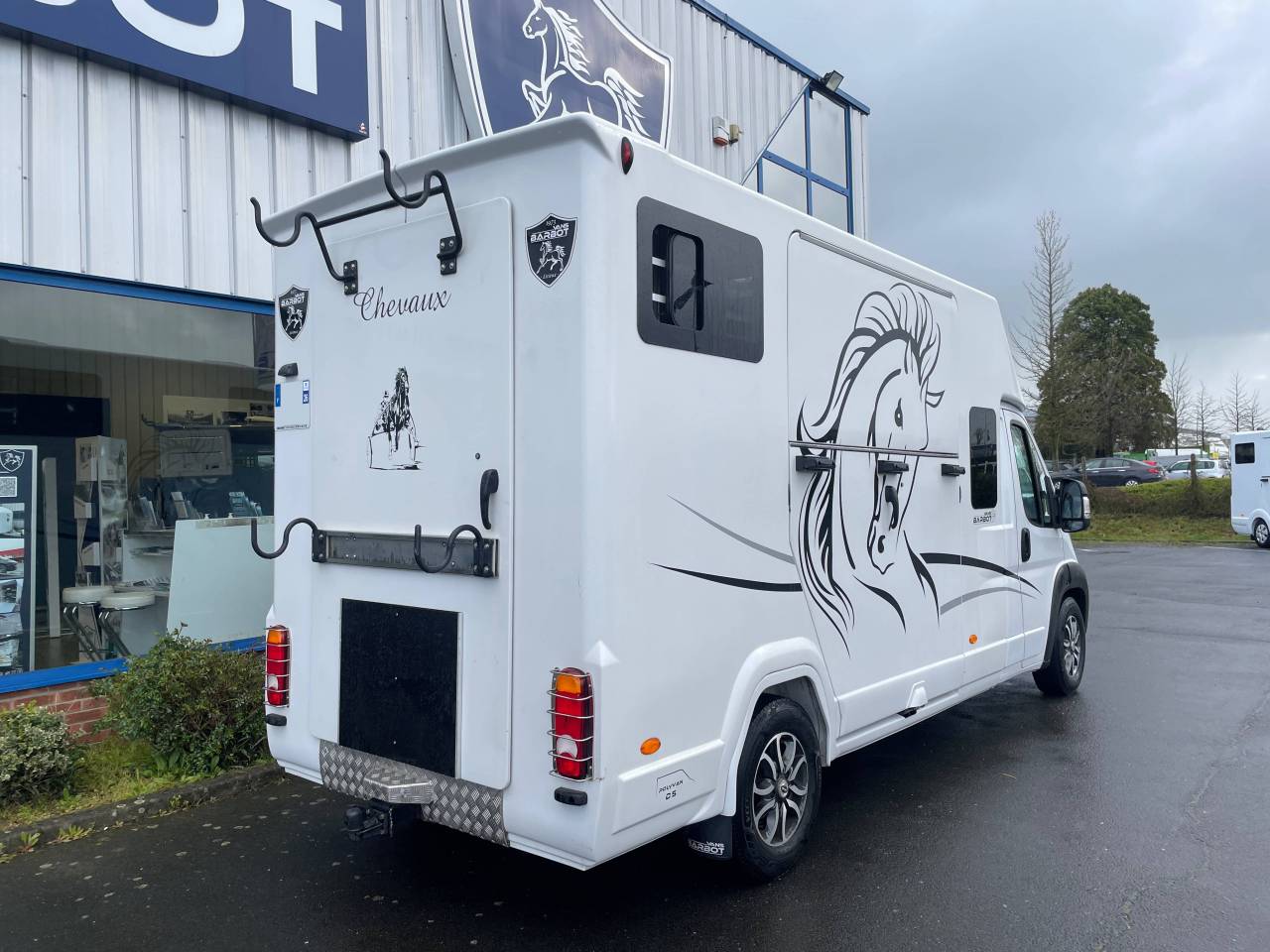 camion 2 chevaux BARBOT STALLES