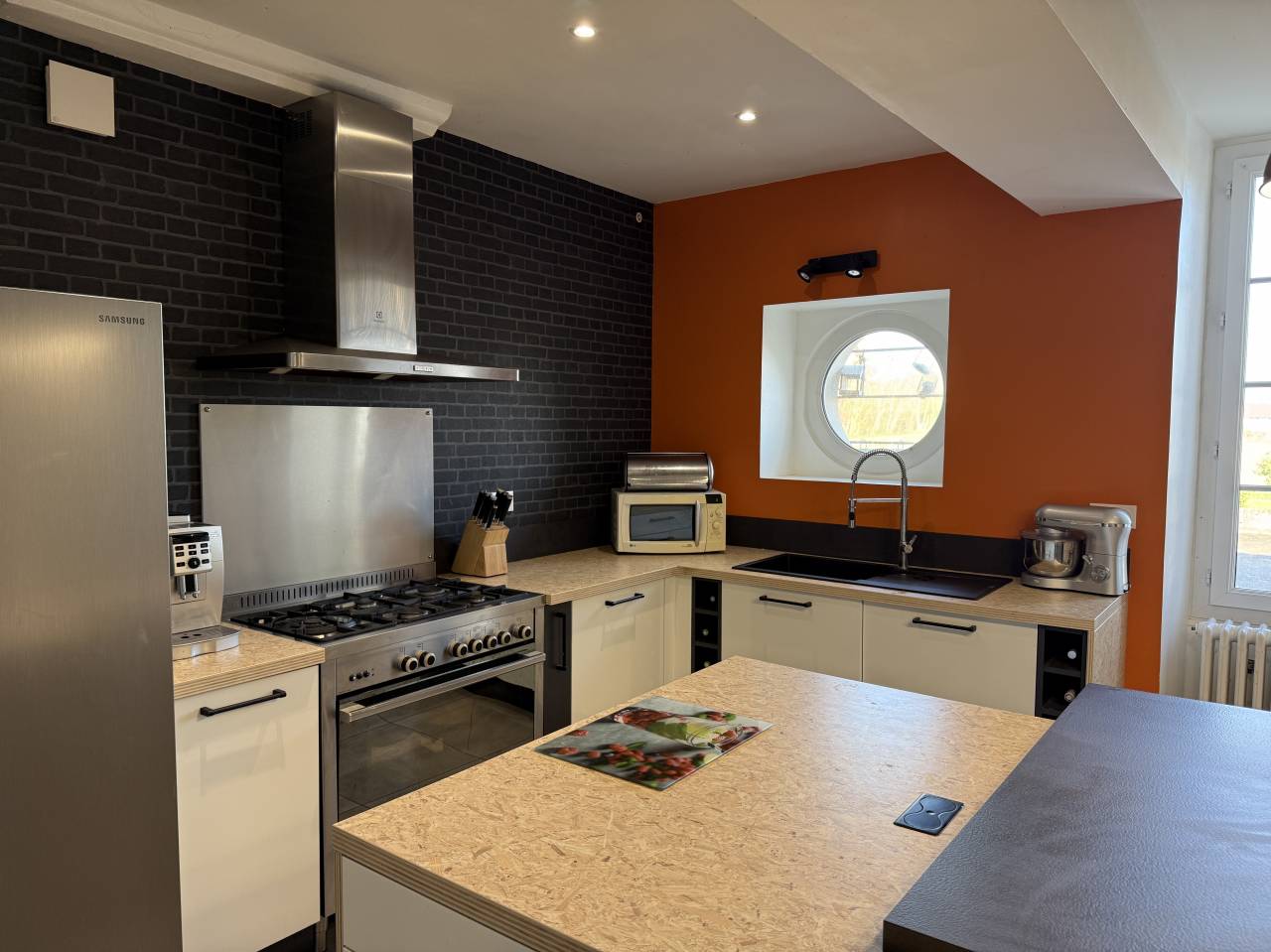 &Agrave; 20 min de St-&Eacute;milion et 10 min de Branne, 2 logements