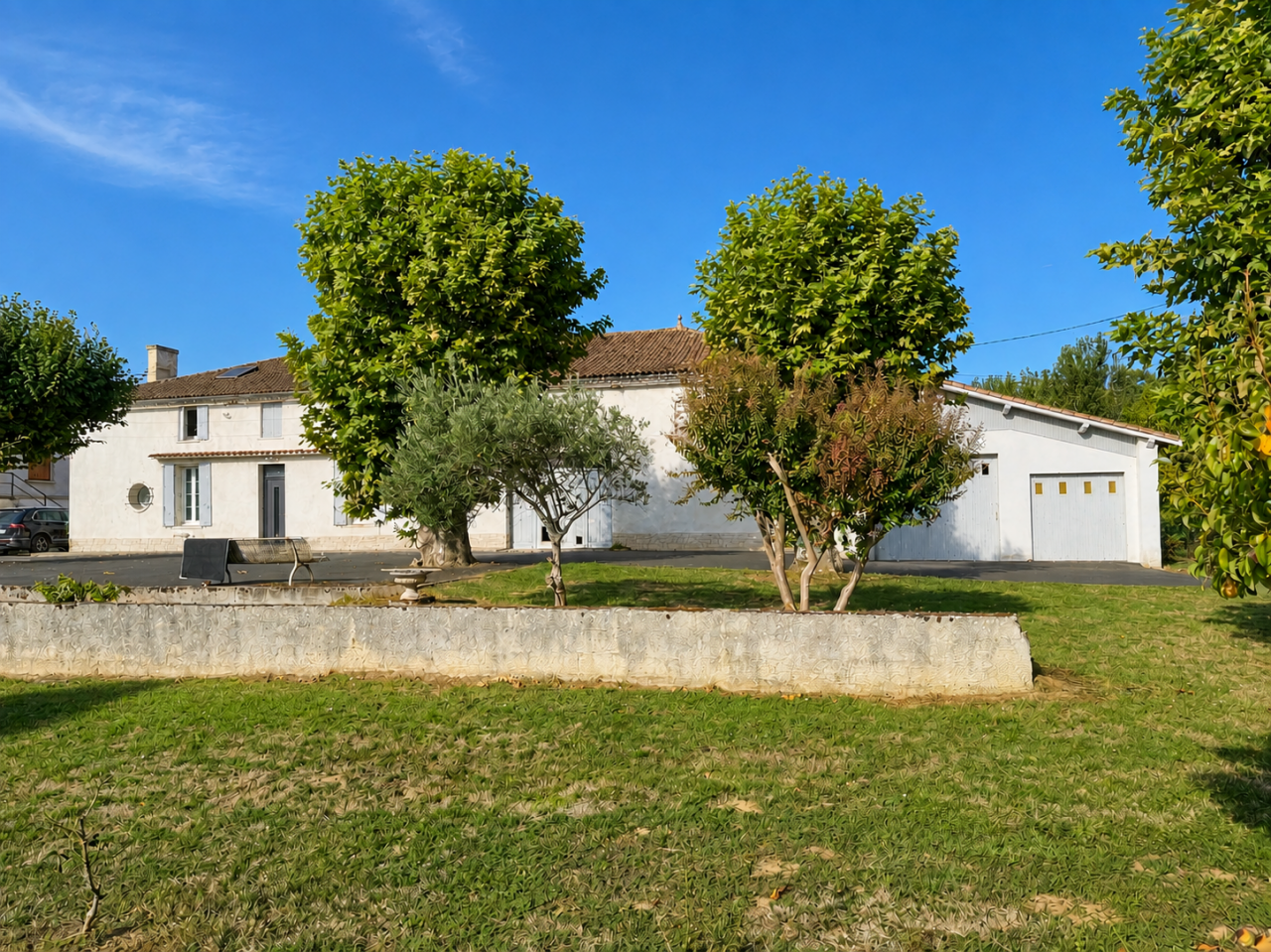 &Agrave; 20 min de St-&Eacute;milion et 10 min de Branne, 2 logements