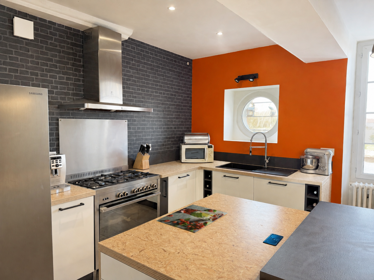 &Agrave; 20 min de St-&Eacute;milion et 10 min de Branne, 2 logements