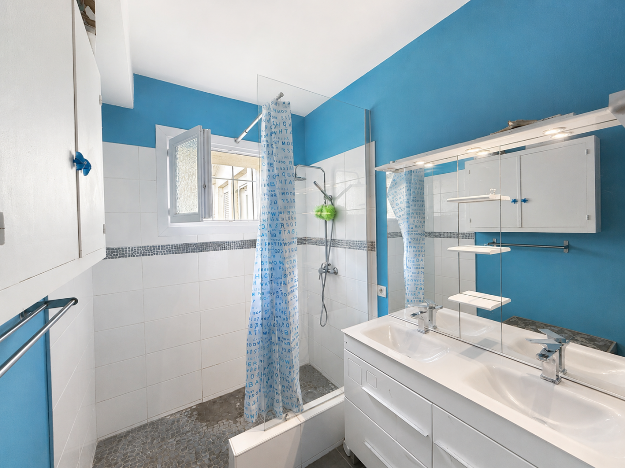 &Agrave; 20 min de St-&Eacute;milion et 10 min de Branne, 2 logements