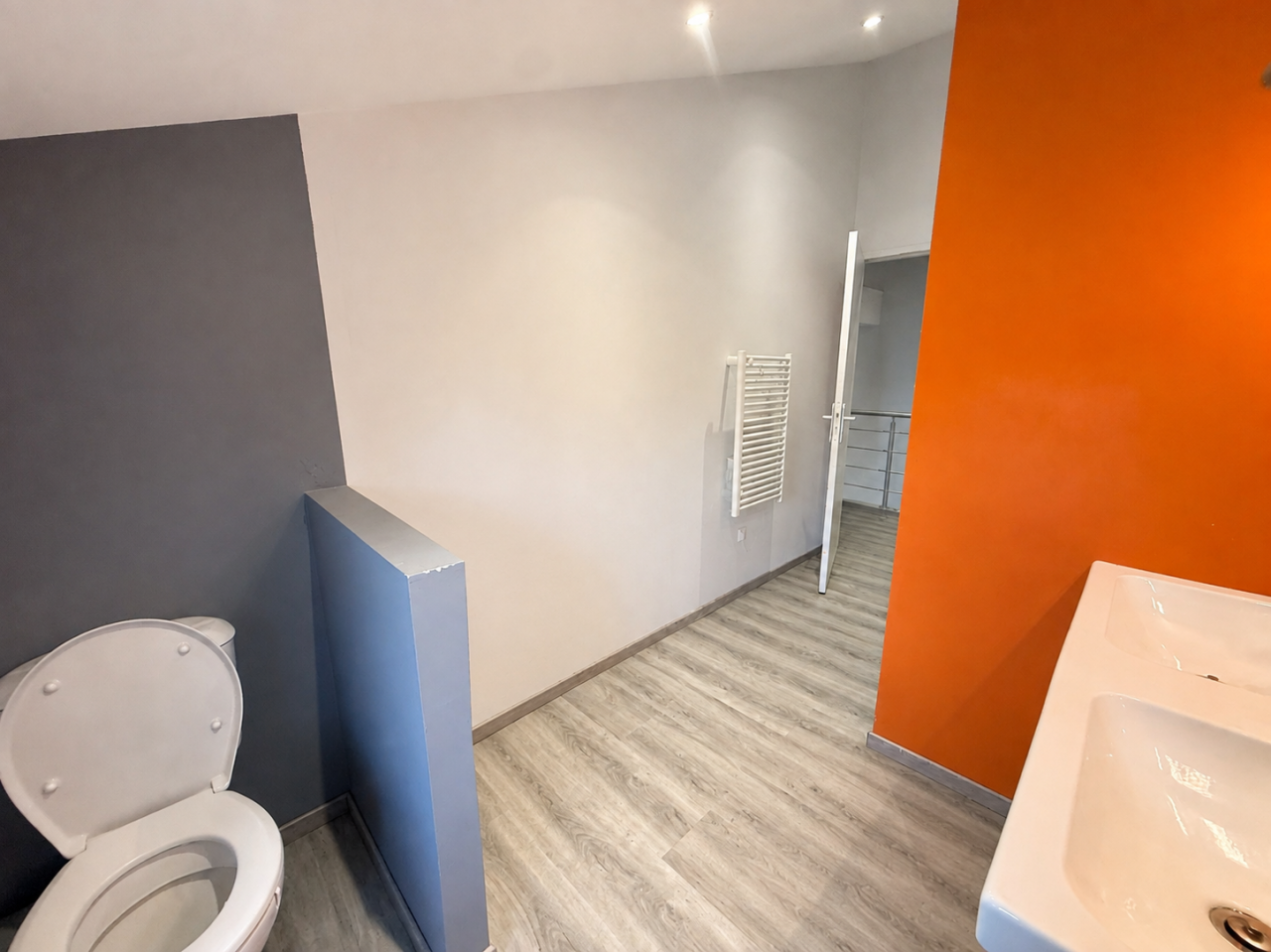 &Agrave; 20 min de St-&Eacute;milion et 10 min de Branne, 2 logements