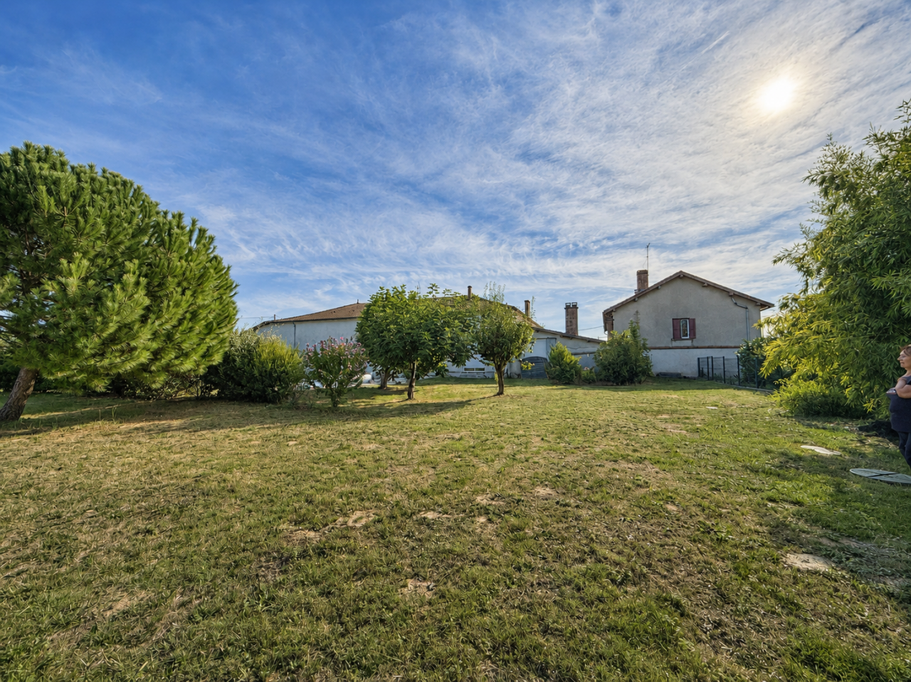 &Agrave; 20 min de St-&Eacute;milion et 10 min de Branne, 2 logements