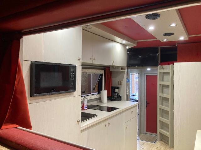  RENAULT 44HH1 BTE  5 CHEVAUX  AVEC APPARTEMENT PUP OUT