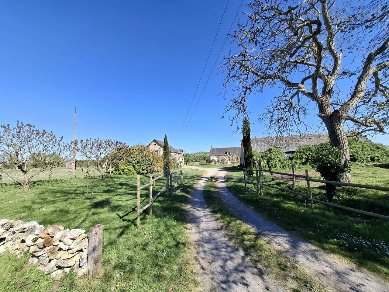 Maison avec installations &eacute;questres  6,42 hectares  Maine