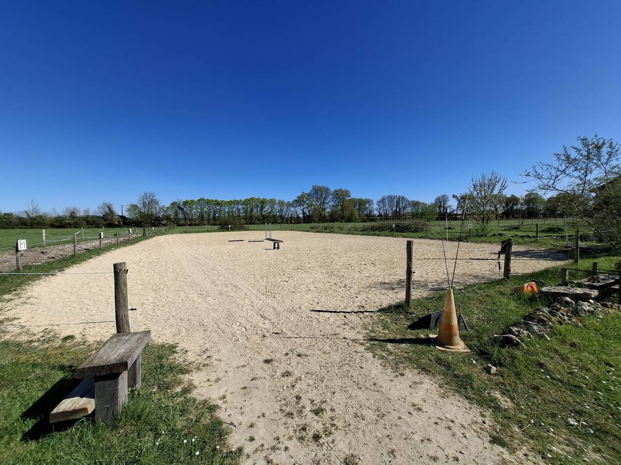 Maison avec installations &eacute;questres  6,42 hectares  Maine