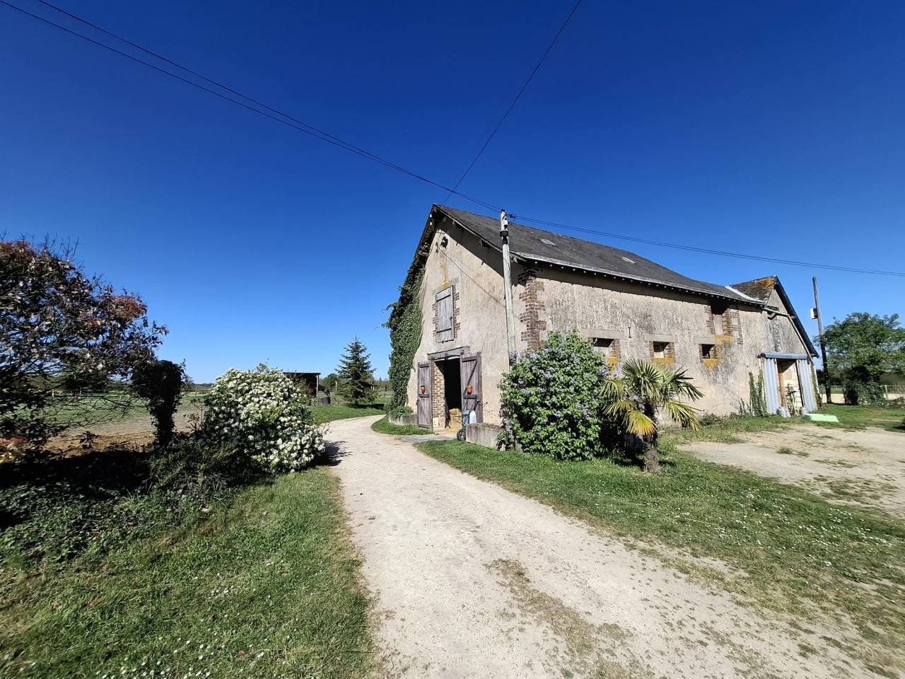 Maison avec installations &eacute;questres  6,42 hectares  Maine