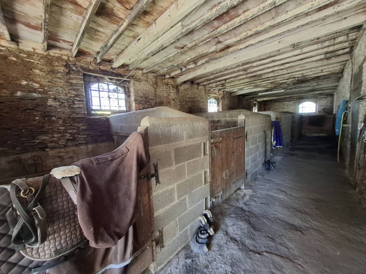 ? Domaine &eacute;questre de prestige avec &eacute;tang priv&eacute;  10 hec