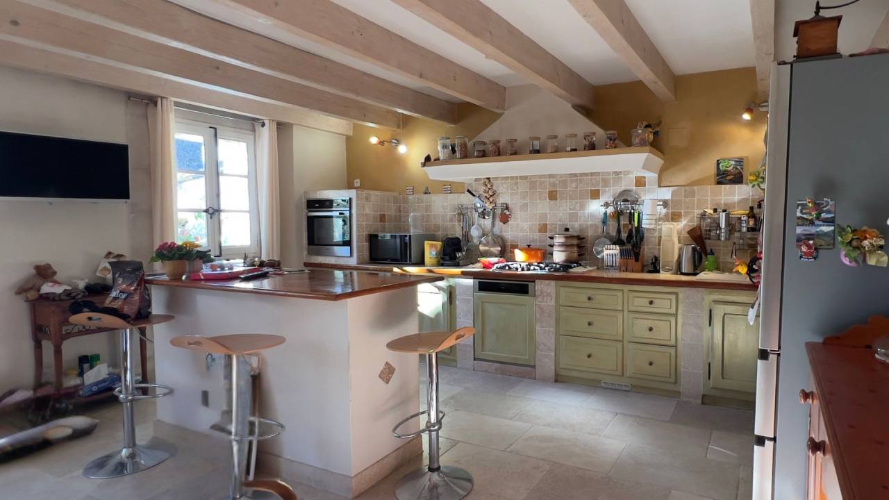  Alpilles : mas proven&ccedil;al authentique sur 5,5 hecatres 