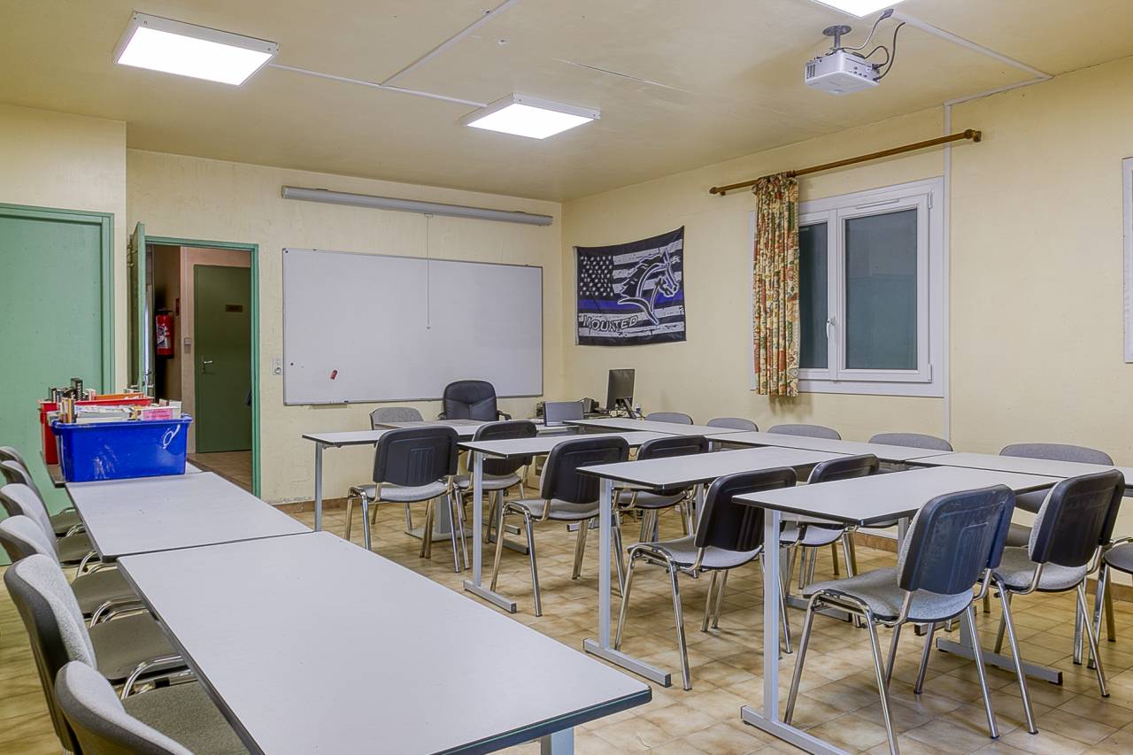 DOMAINE EQUESTRE PROFESSIONNEL SUR 6,5 HA - (65)