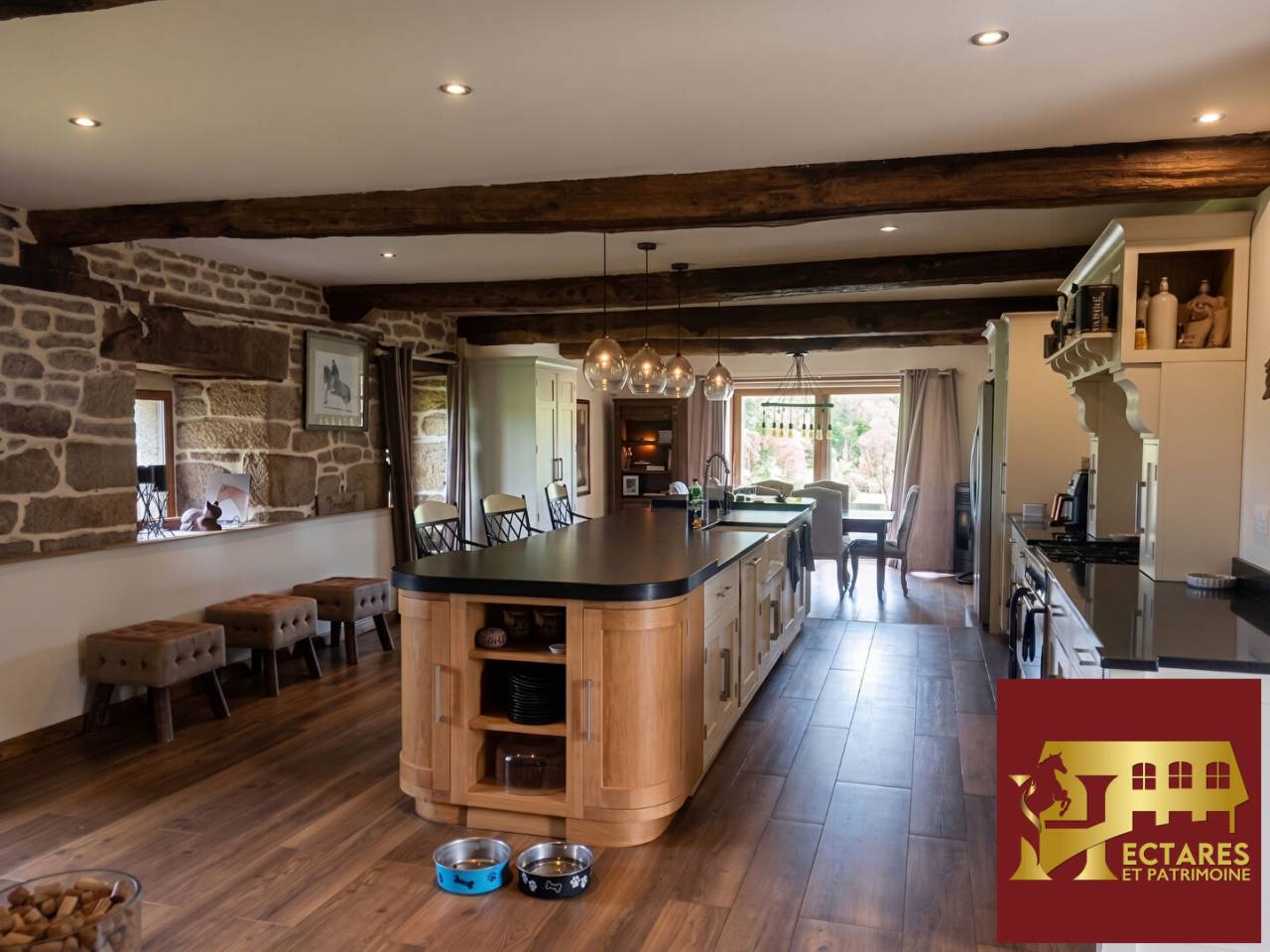 Domaine &eacute;questre 26 Hectares avec G&icirc;te