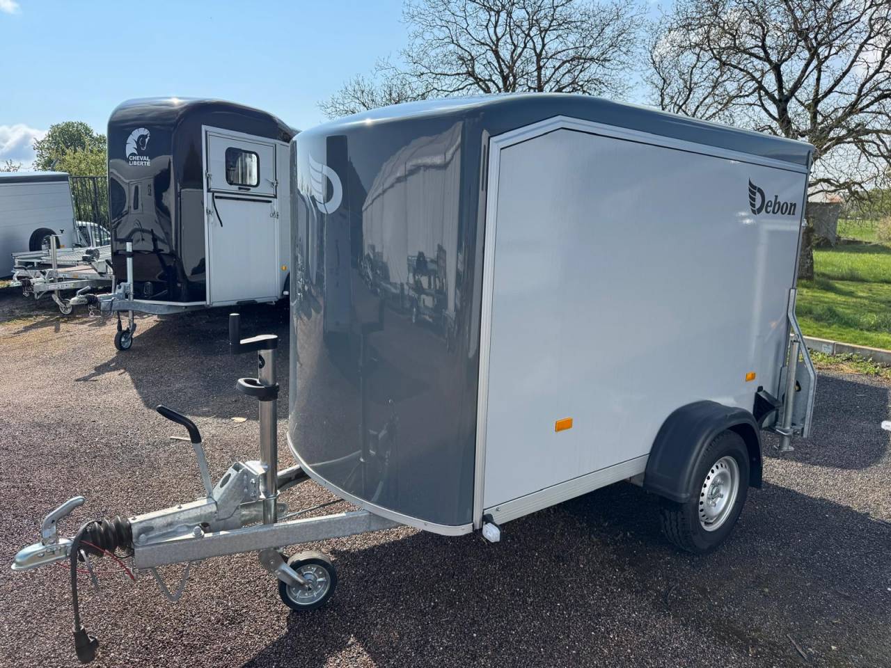 Fourgon DEBON C255 