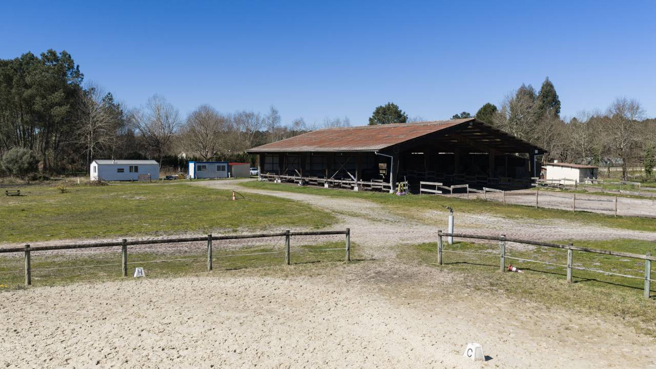 &Agrave; seulement 20 min de Lacanau, sur plus de 10 hectares