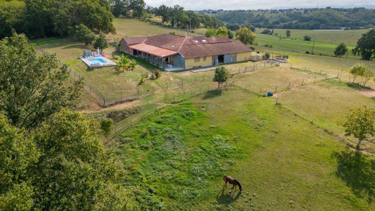 Propri&eacute;t&eacute; d&rsquo;exception de 22 hectares (31)