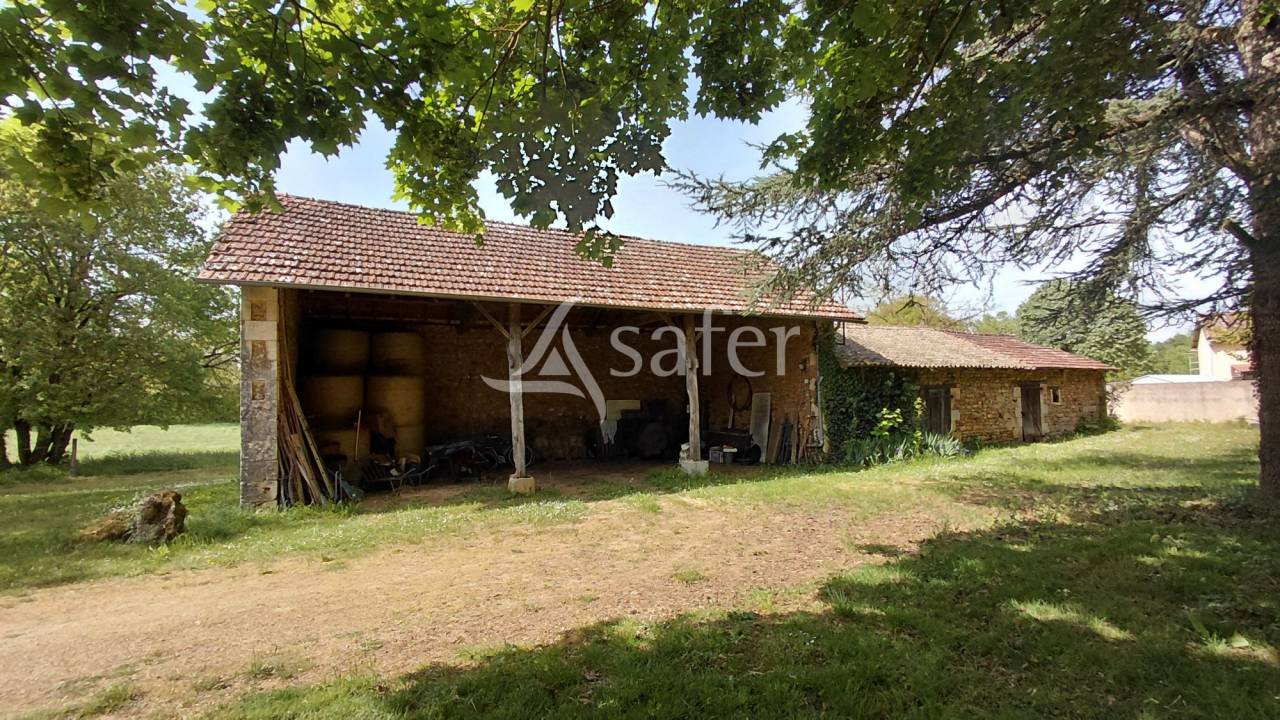 Propri&eacute;t&eacute; &eacute;questre sur environ 5 ha.