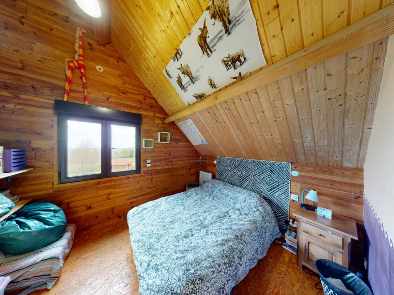 Propri&eacute;t&eacute; &eacute;questre , maison, barn , carri&egrave;re couverte.